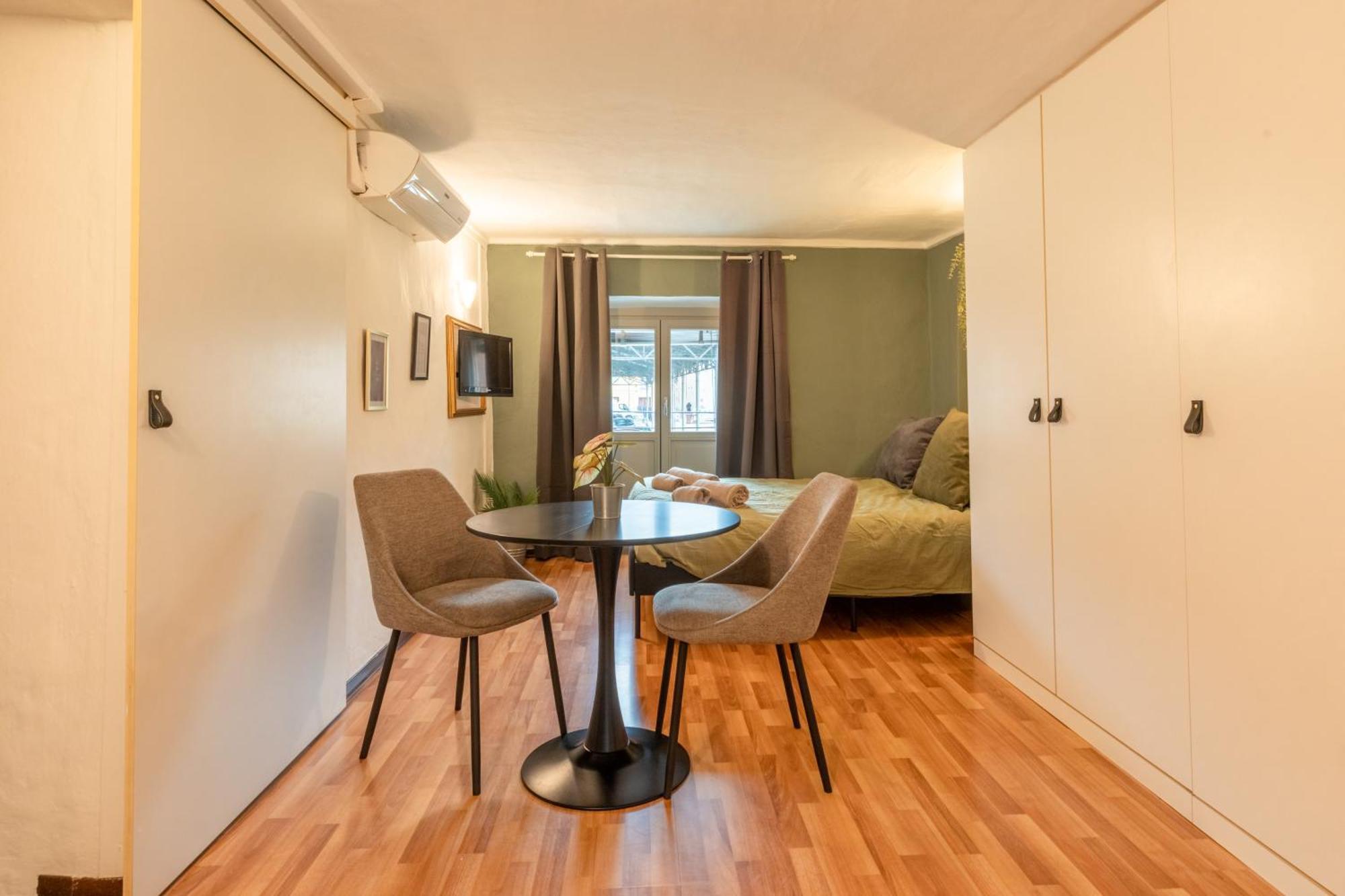 Beer And Dream Apartment Cuneo Bagian luar foto