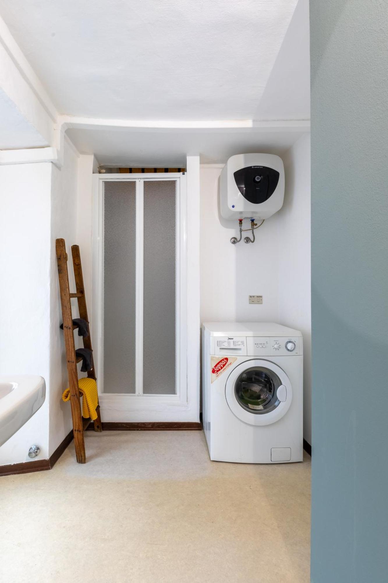 Beer And Dream Apartment Cuneo Bagian luar foto